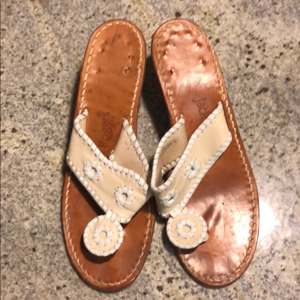 Women’s kitten heeled jack Rogers